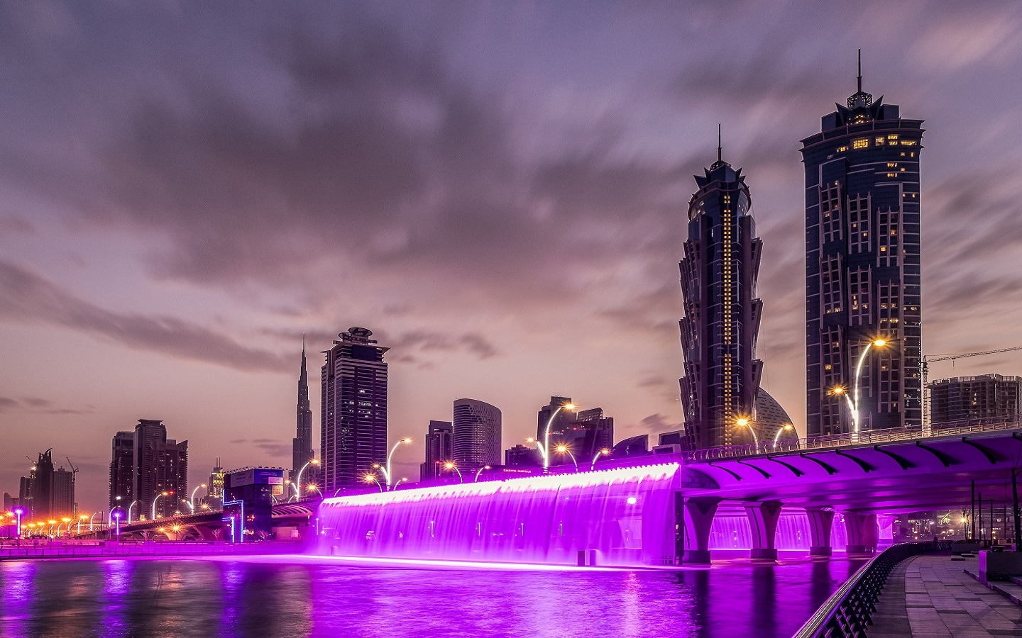 Automated-fountain-Dubai-Canal